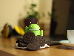 android mascot and oreos